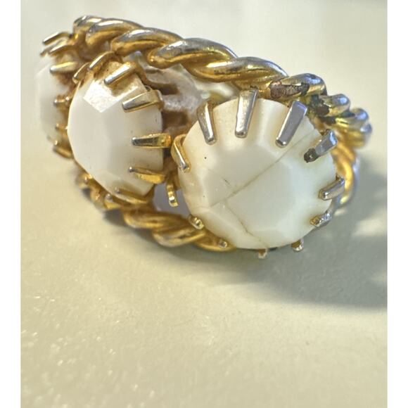 Open Cuffs Vintage Ring 3 White Stones Amazing Detail - Picture 3 of 8
